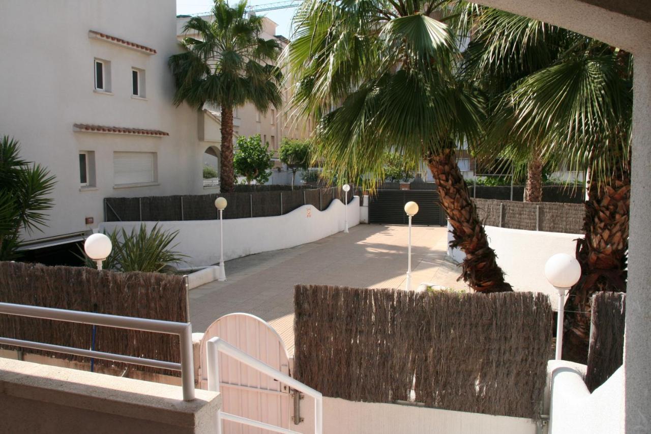 R142 Manila Resort Central Calafell Buitenkant foto