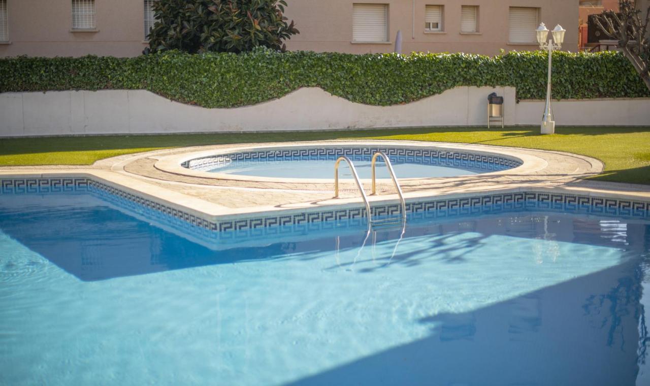 R142 Manila Resort Central Calafell Buitenkant foto