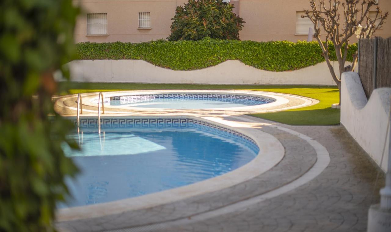 R142 Manila Resort Central Calafell Buitenkant foto
