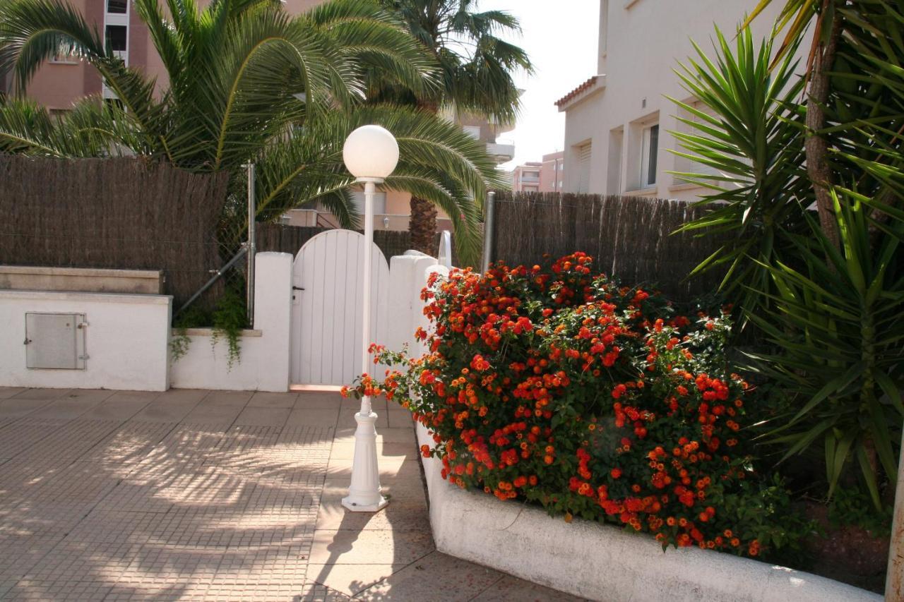 R142 Manila Resort Central Calafell Buitenkant foto