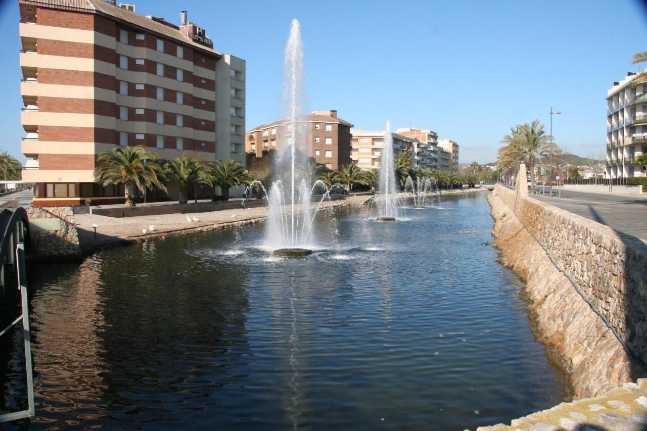 R142 Manila Resort Central Calafell Buitenkant foto