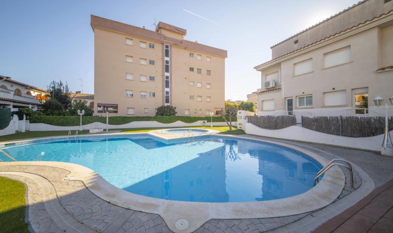 R142 Manila Resort Central Calafell Buitenkant foto