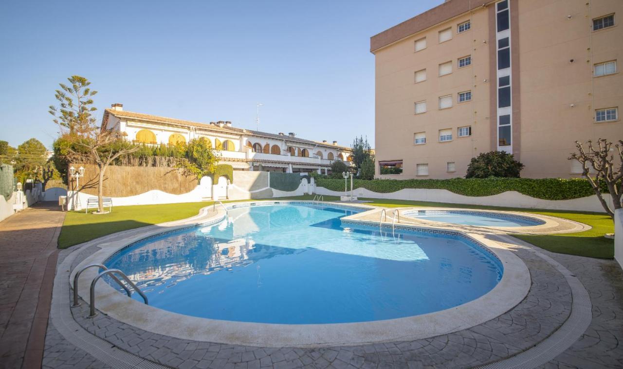 R142 Manila Resort Central Calafell Buitenkant foto